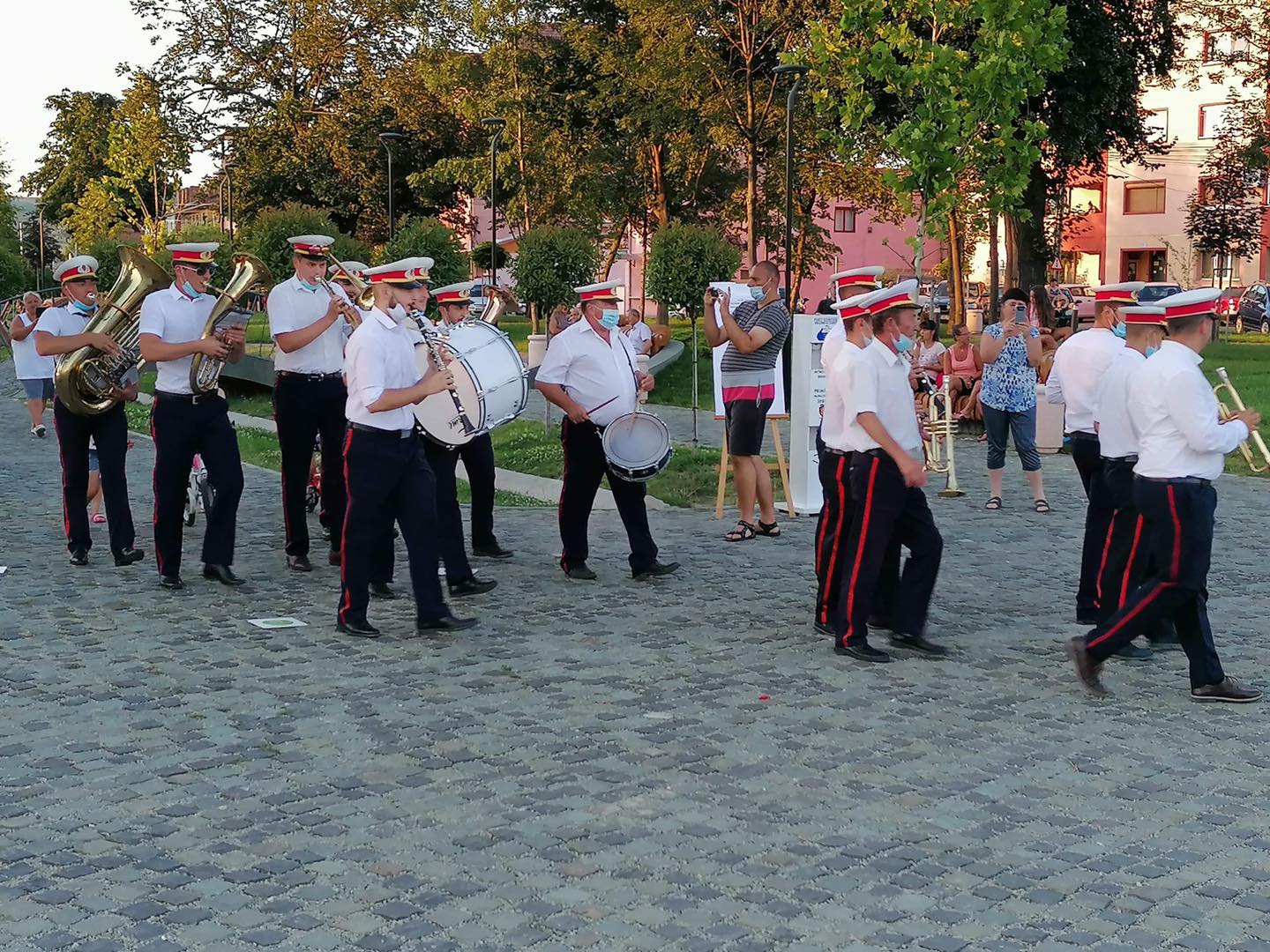 fanfara petresti