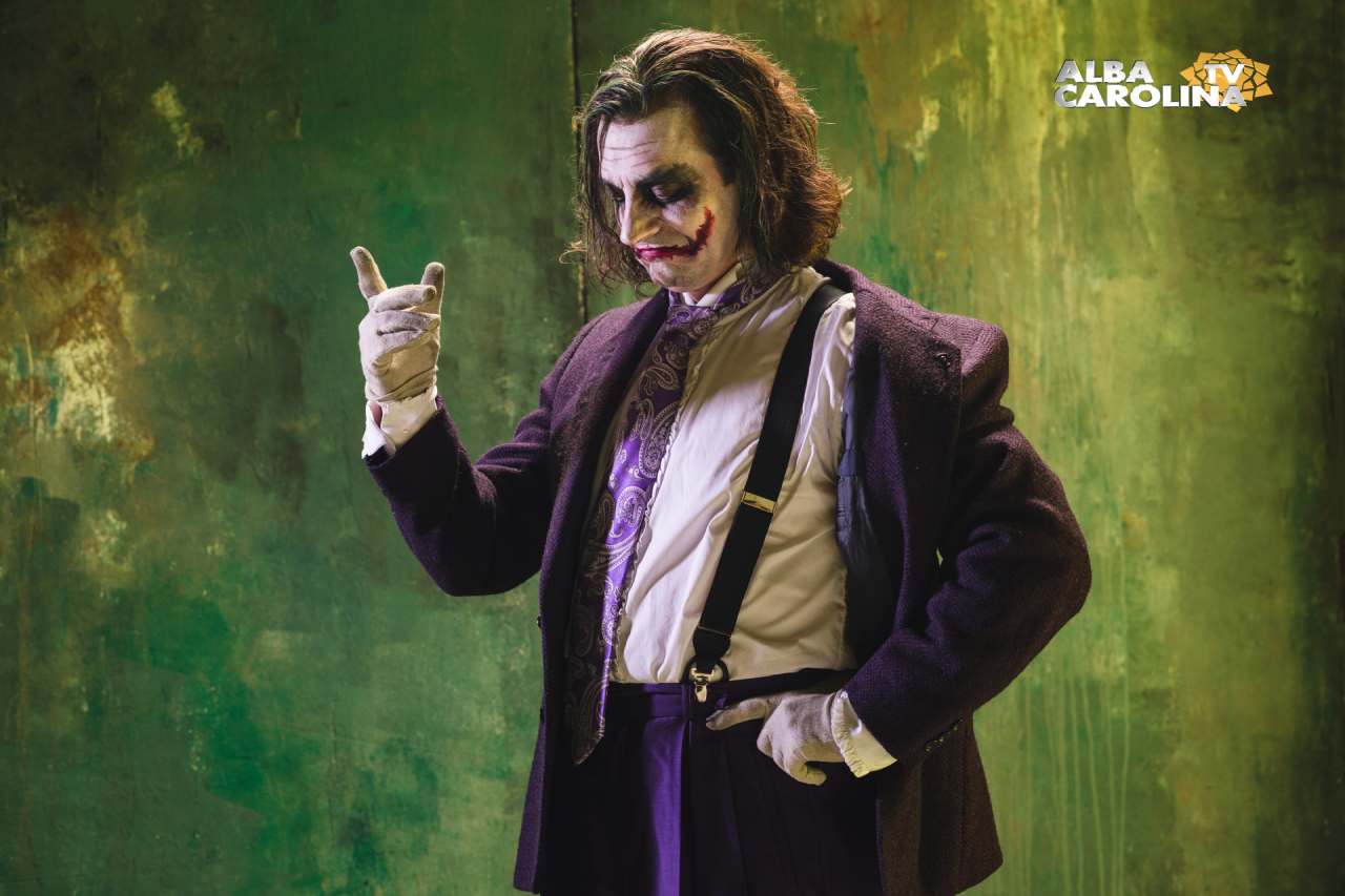 Suntem pe mâna unor nebuni