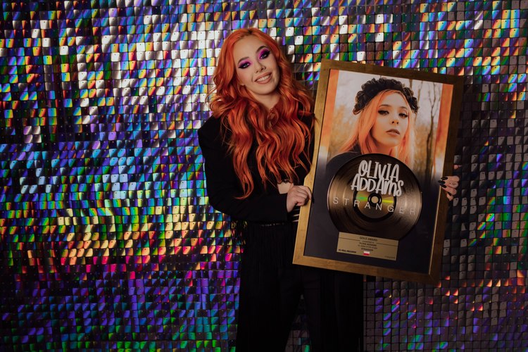OLIVIA-ADDAMS_Stranger