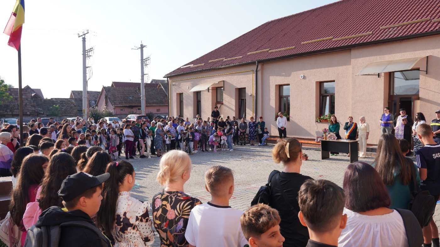 scoala craciunelu de jos